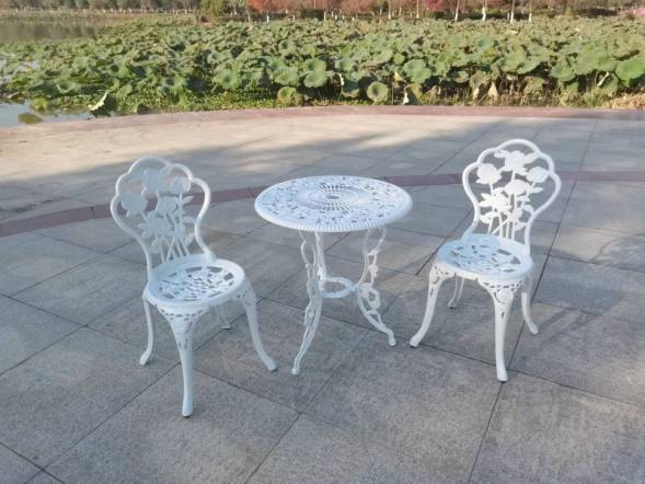 Алюминиевый набор для террасы «Розы» – столик и 2 кресла
