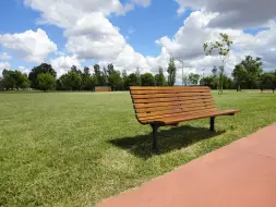 Скамейка стальная «Платиум» 2,5 м (3 опоры)