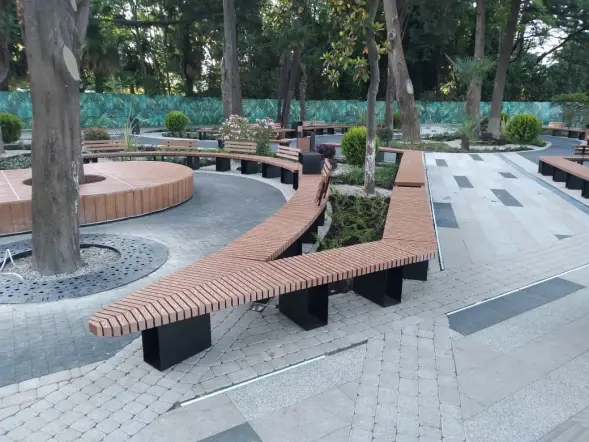 Скамейка стальная «Радиус» 1 м.п. - со спинкой (композит)