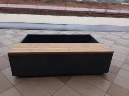 Цветочница с лавочкой «Испанский квартал»