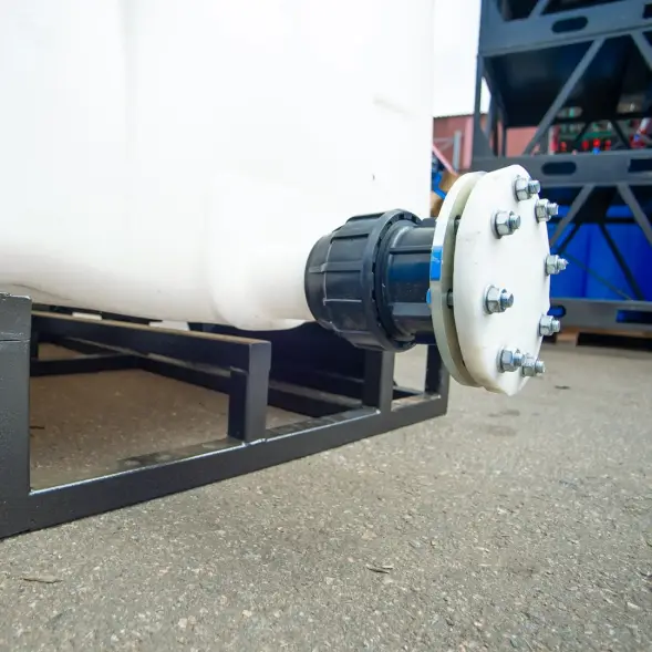 Емкость KR 4000л под плотность до 1.5 г/см3 белая в обрешетке (полный слив)