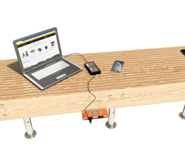 Зарядное устройство и точка доступа Wi-Fi «Валли» 2xUSB и 1x220V