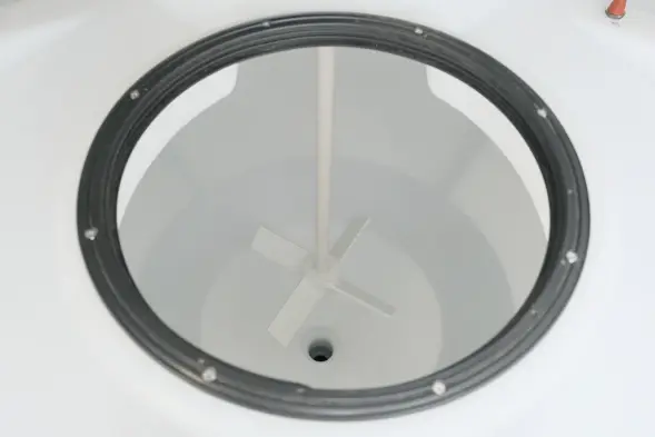 Емкость ЦКТ 3000 л с патрубком 160мм под плотность до 1,2 г/см³ белая