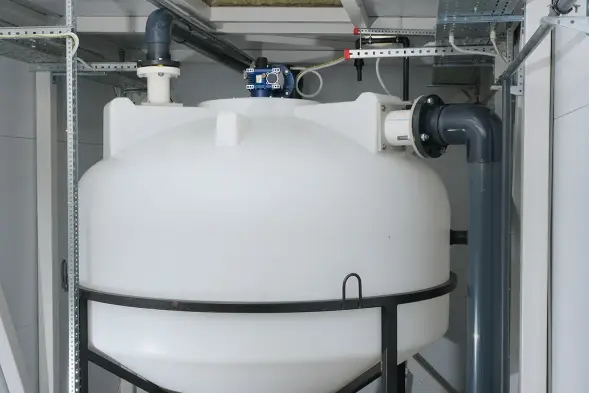 Емкость ЦКТ 3000 л с патрубком 110мм с фланцем под плотность до 1,2 г/см³ белая