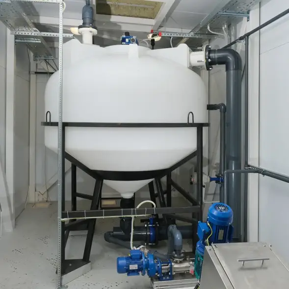 Емкость ЦКТ 3000 л с патрубком 110мм с фланцем под плотность до 1,2 г/см³ белая