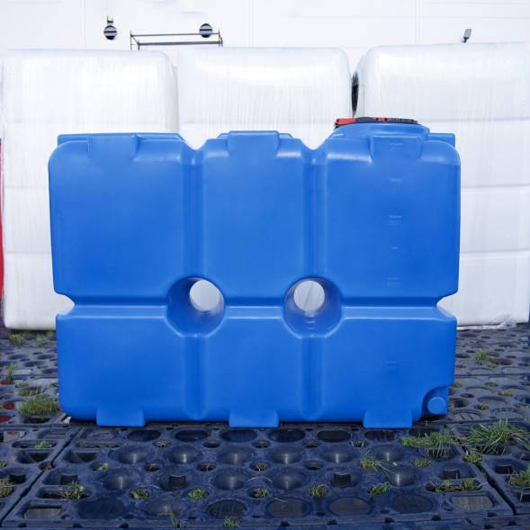 Емкость пластиковая для воды и дизельного топлива ST 2000 л с патрубками d100мм и резьбовой крышкой под плотность вещества до 1.0 г/см3, синий