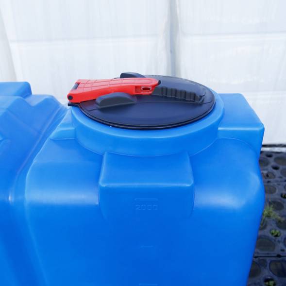 Емкость пластиковая для воды и дизельного топлива ST 2000 л с патрубками d100мм и резьбовой крышкой под плотность вещества до 1.0 г/см3, синий